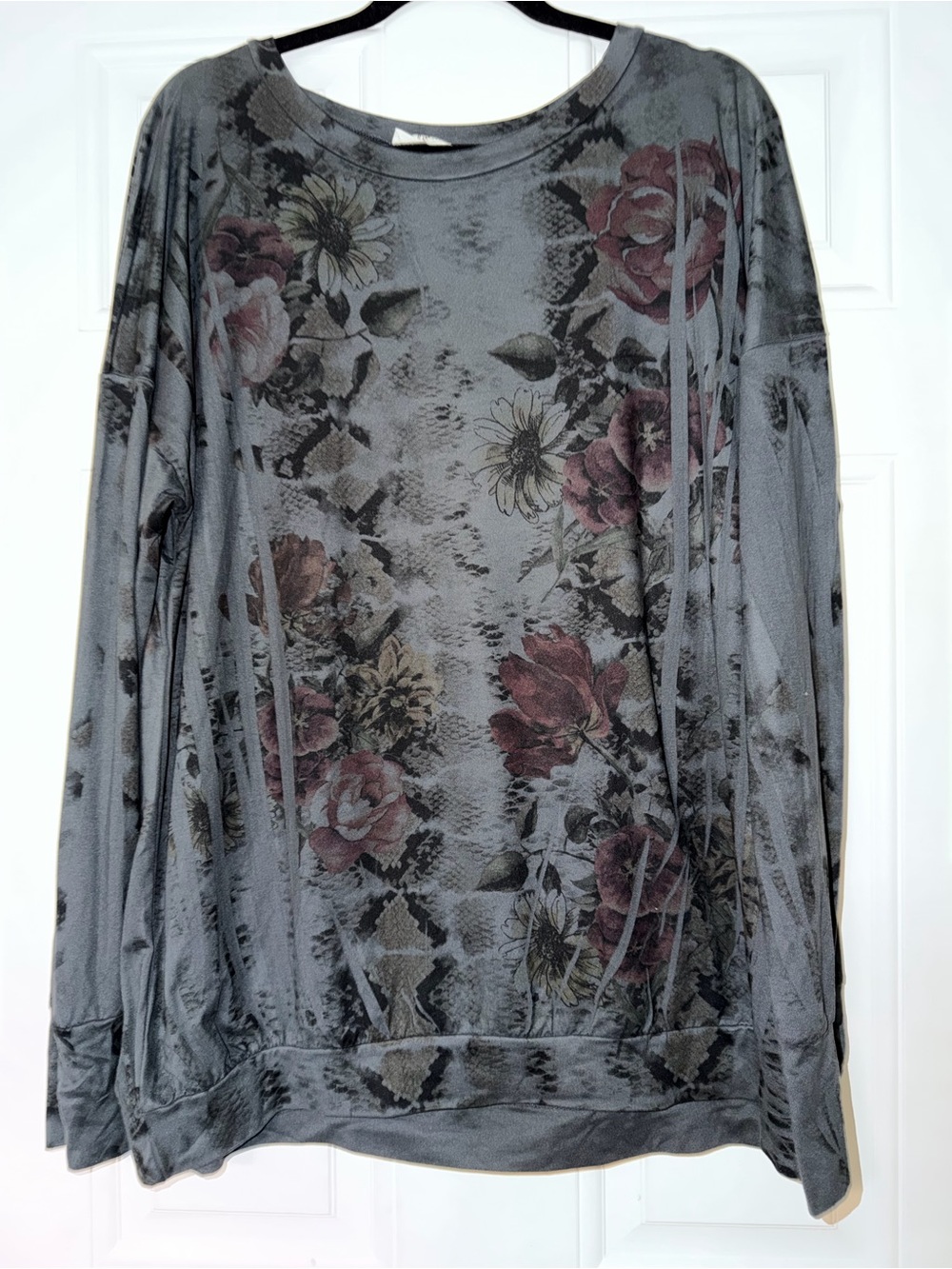 BLUMIN boutique brand Women's Gray Floral Long-Sleeve Top size 3x